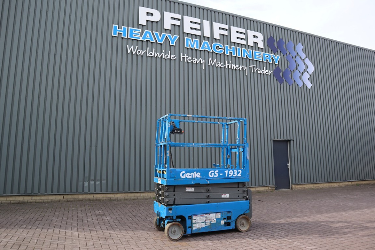 Genie-GS1932-2010-nr-90765-(1).jpg