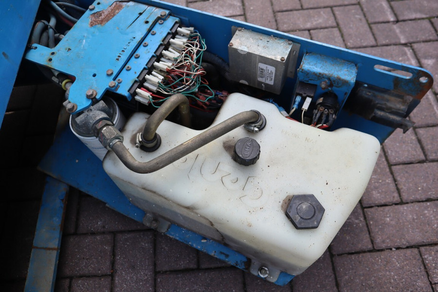 Genie-GS1932-2010-nr-90765-(7).jpg