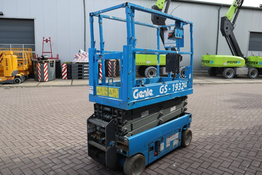 Genie-GS1932-2010-nr-90765-(9).jpg