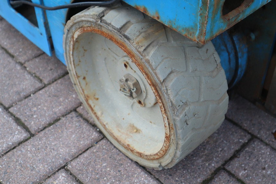 Genie-GS1932-2010-nr-90765-(11).jpg