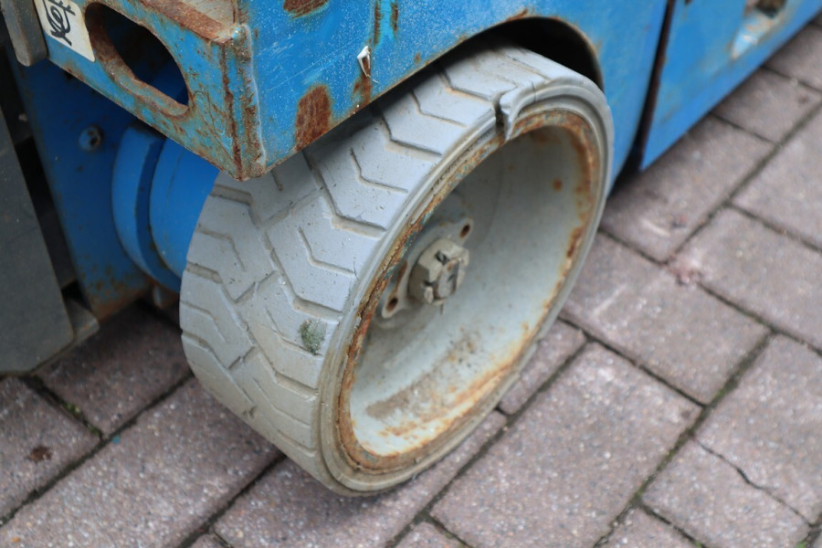 Genie-GS1932-2010-nr-90769-(7).jpg