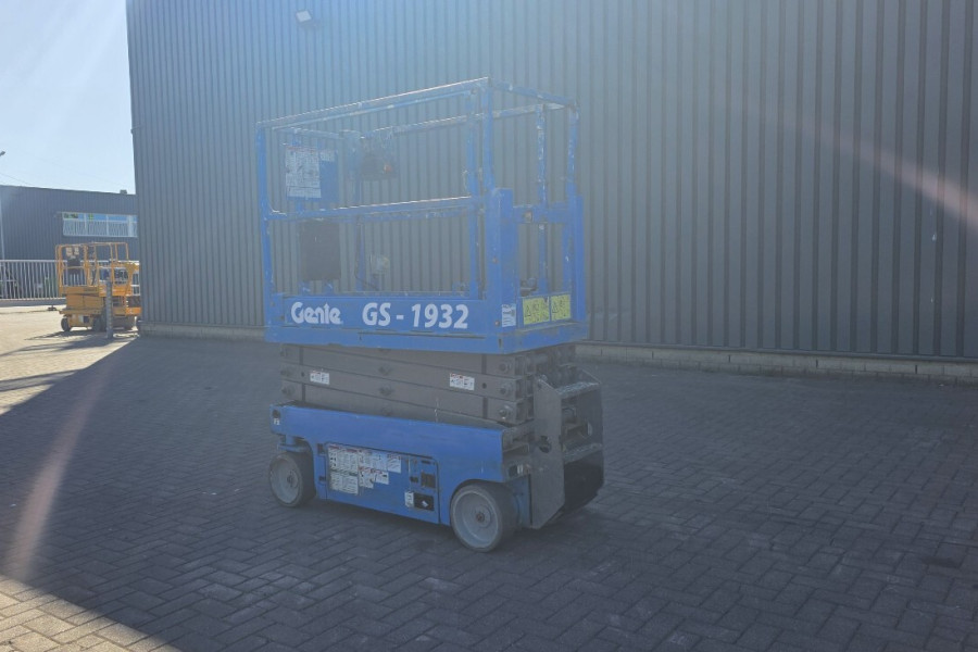 Genie-GS1932-2010-nr-90508-(5).jpg