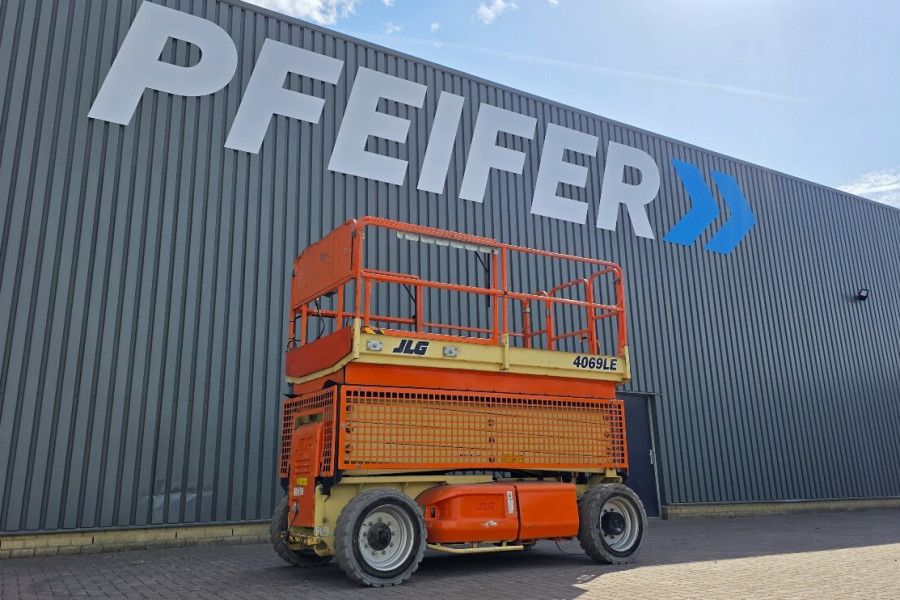 JLG-4069LE-2013-nr-90429-(1).jpg