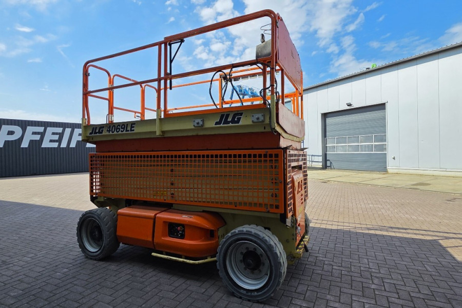 JLG-4069LE-2013-nr-90429-(2).jpg